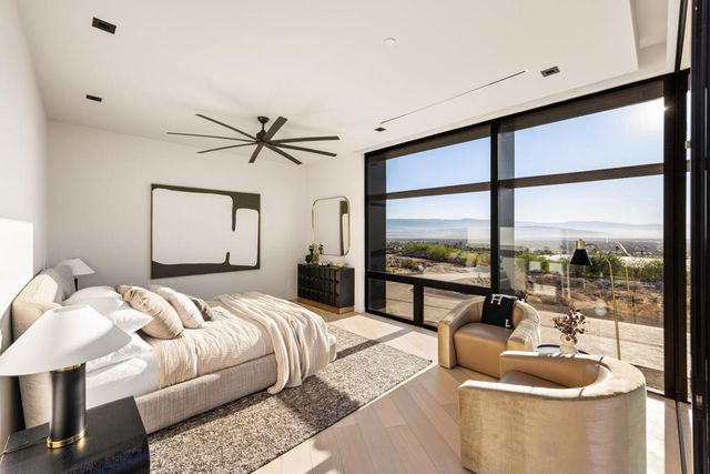 2085 Desert Flower Court, Palm Springs, CA 92262