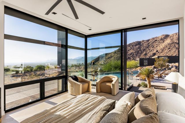 2085 Desert Flower Court, Palm Springs, CA 92262