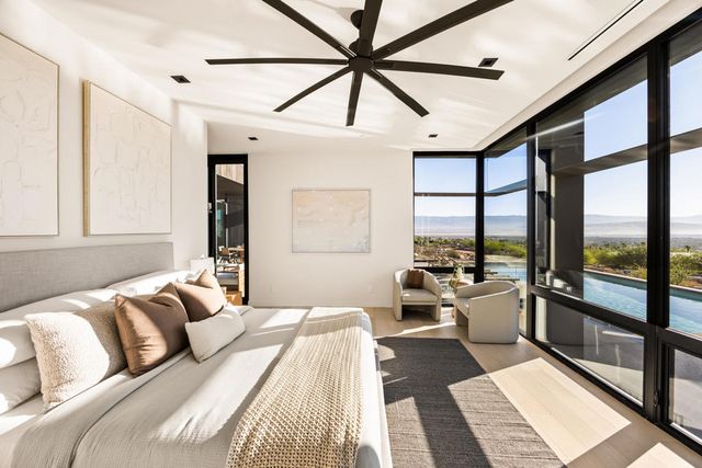 2085 Desert Flower Court, Palm Springs, CA 92262