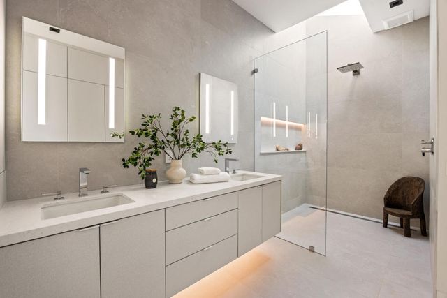 2085 Desert Flower Court, Palm Springs, CA 92262