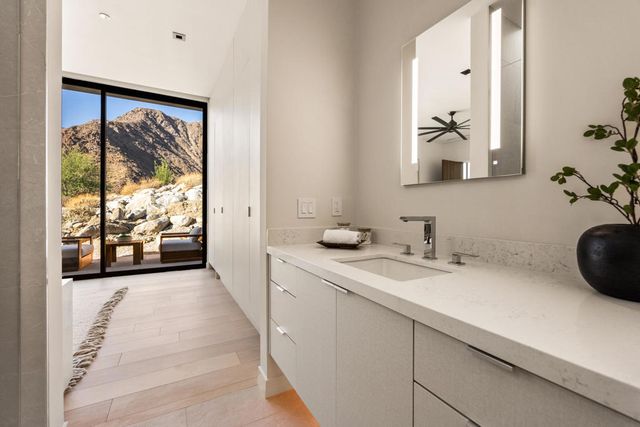 2085 Desert Flower Court, Palm Springs, CA 92262