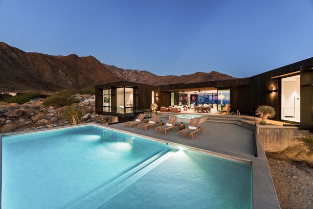 2085 Desert Flower Court, Palm Springs, CA 92262