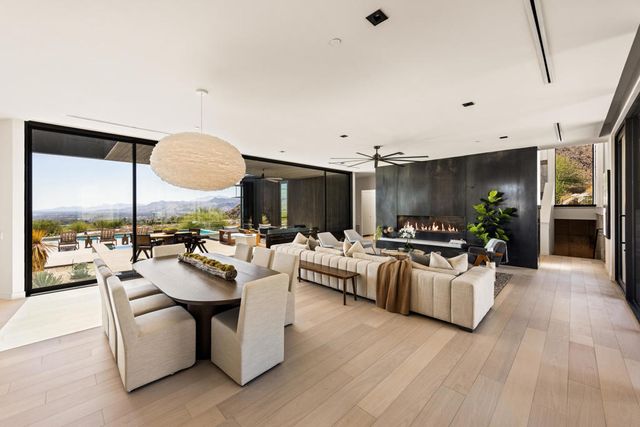 2085 Desert Flower Court, Palm Springs, CA 92262