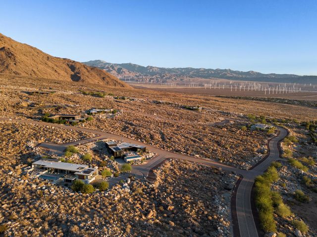 2085 Desert Flower Court, Palm Springs, CA 92262