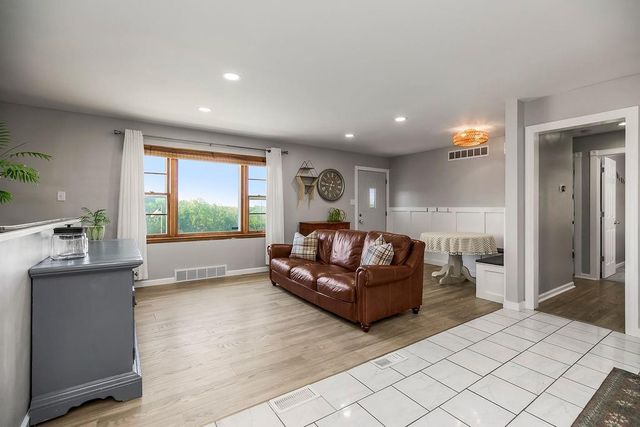 6648 Cleveland Avenue, Kansas City, KS 66104