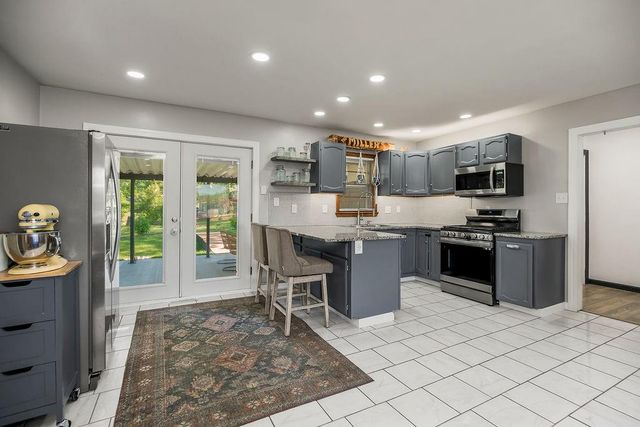 6648 Cleveland Avenue, Kansas City, KS 66104