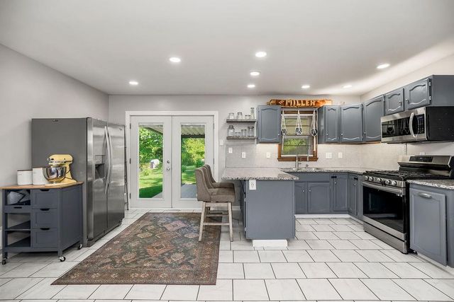 6648 Cleveland Avenue, Kansas City, KS 66104