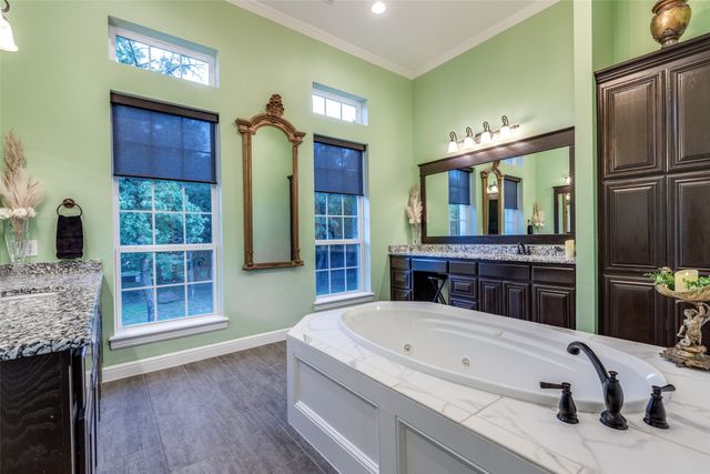 1619 Bloomfield Road, Valley View, TX 76272