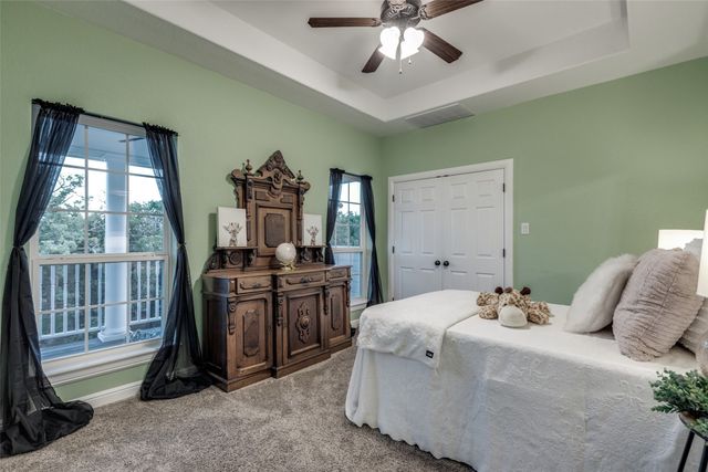 1619 Bloomfield Road, Valley View, TX 76272