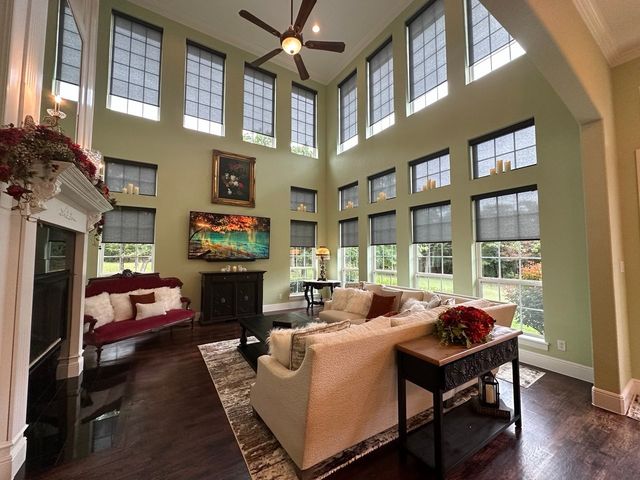 1619 Bloomfield Road, Valley View, TX 76272