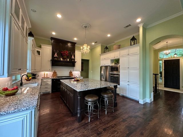 1619 Bloomfield Road, Valley View, TX 76272