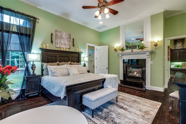 1619 Bloomfield Road, Valley View, TX 76272