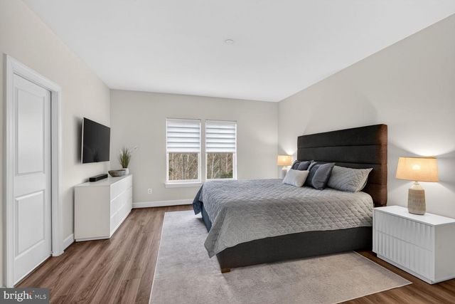 5241 RIDGEVIEW RETREAT DR, Chantilly, VA 20151