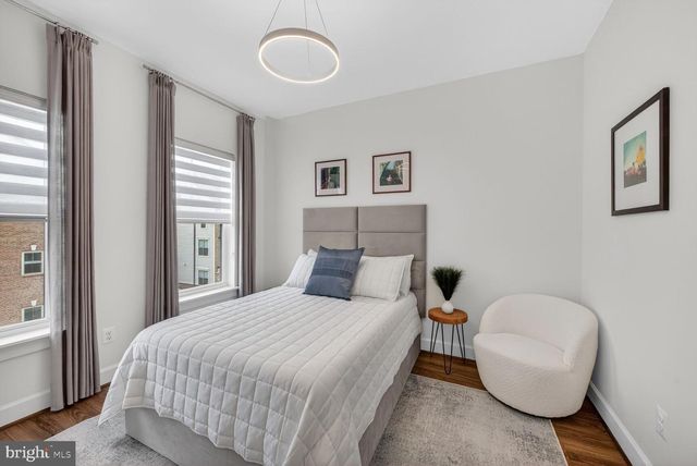 5241 RIDGEVIEW RETREAT DR, Chantilly, VA 20151