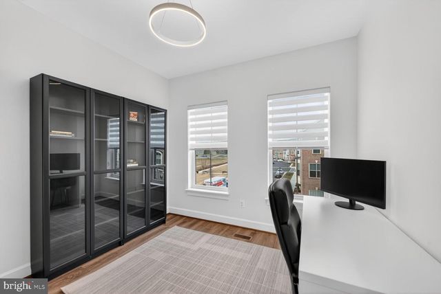 5241 RIDGEVIEW RETREAT DR, Chantilly, VA 20151