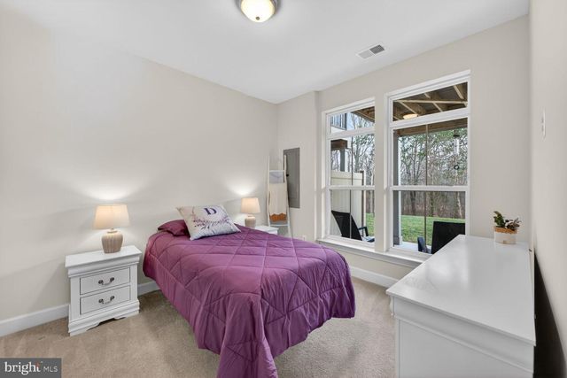 5241 RIDGEVIEW RETREAT DR, Chantilly, VA 20151