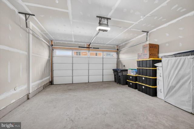 5241 RIDGEVIEW RETREAT DR, Chantilly, VA 20151