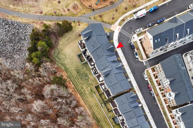 5241 RIDGEVIEW RETREAT DR, Chantilly, VA 20151