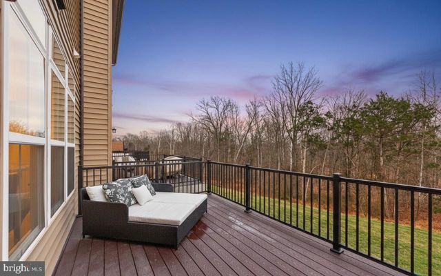 5241 RIDGEVIEW RETREAT DR, Chantilly, VA 20151