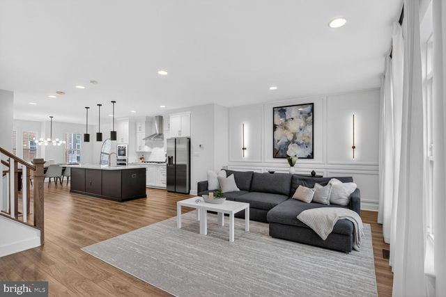 5241 RIDGEVIEW RETREAT DR, Chantilly, VA 20151