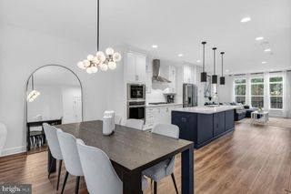 5241 RIDGEVIEW RETREAT DR, Chantilly, VA 20151