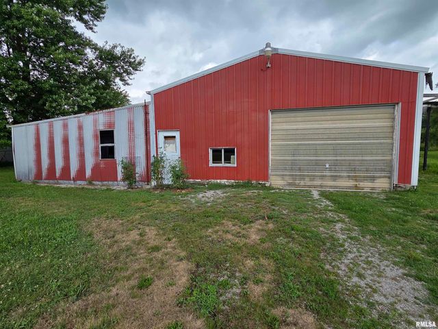 2320 W MAIN Street, Salem, IL 62881