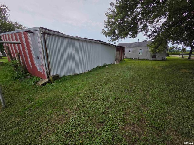 2320 W MAIN Street, Salem, IL 62881