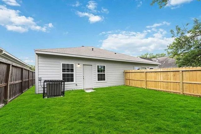 4507 White Rock Street B, Houston, TX 77051