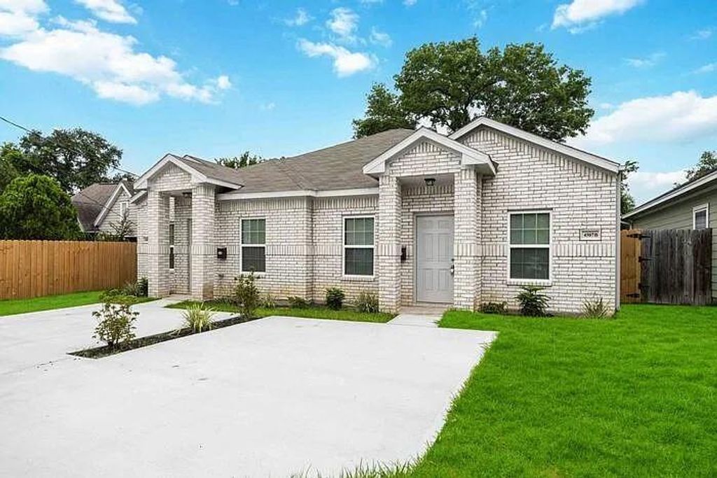 4507 White Rock Street B, Houston, TX 77051