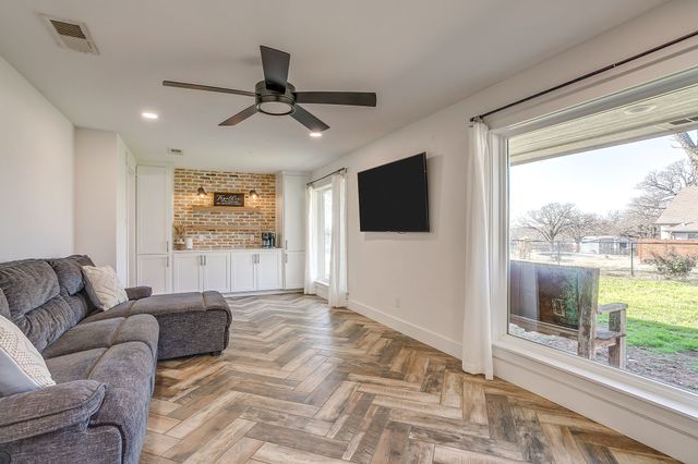 7149 County Road 1017, Joshua, TX 76058