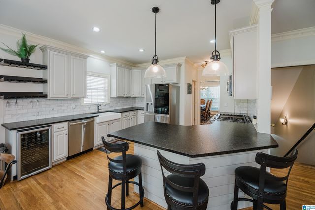 1015 WOODLANDS COVE, Hoover, AL 35080