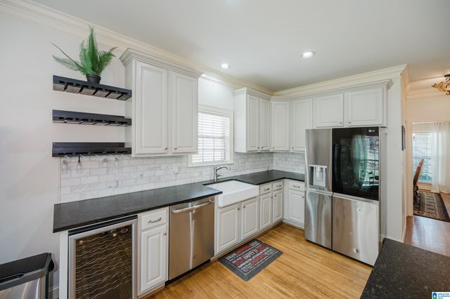 1015 WOODLANDS COVE, Hoover, AL 35080