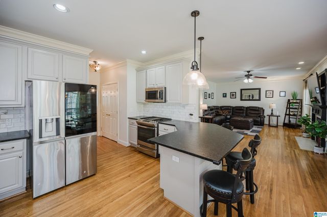 1015 WOODLANDS COVE, Hoover, AL 35080