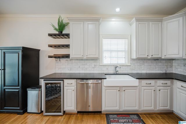 1015 WOODLANDS COVE, Hoover, AL 35080