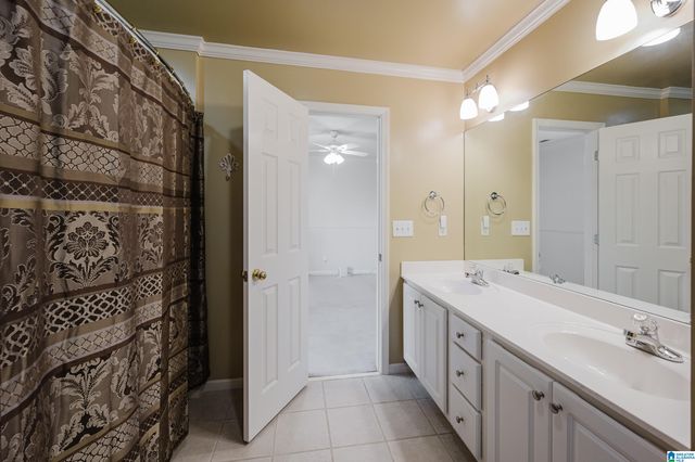 1015 WOODLANDS COVE, Hoover, AL 35080