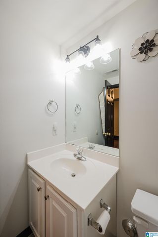 1015 WOODLANDS COVE, Hoover, AL 35080