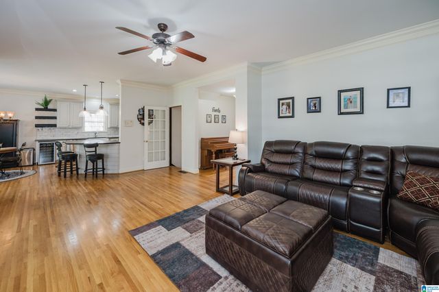 1015 WOODLANDS COVE, Hoover, AL 35080