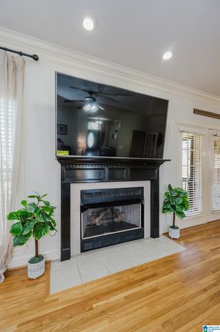 1015 WOODLANDS COVE, Hoover, AL 35080