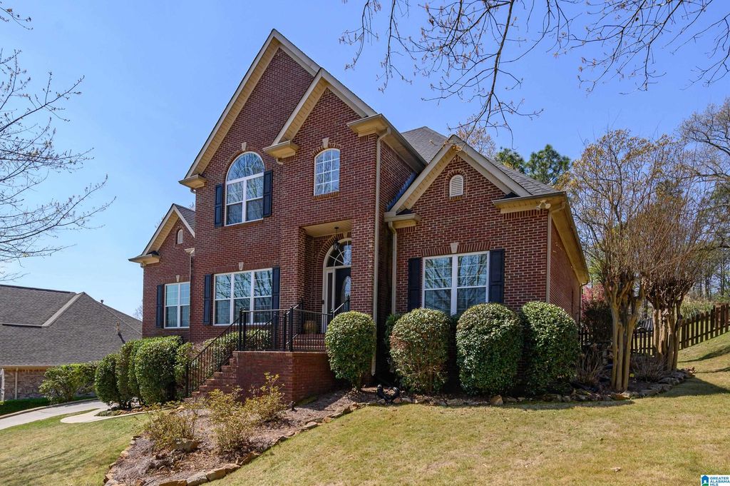 1015 WOODLANDS COVE, Hoover, AL 35080