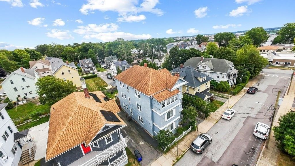 37 Shawmut St, Fall River, MA 02720