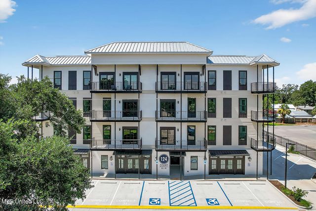 124 Court Street, 304, Bay Saint Louis, MS 39520