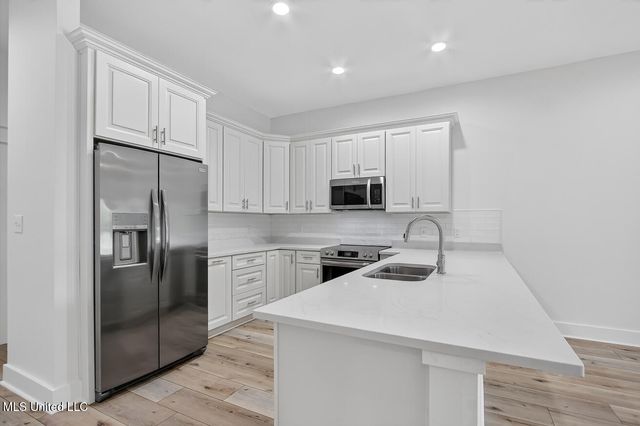 124 Court Street, 304, Bay Saint Louis, MS 39520