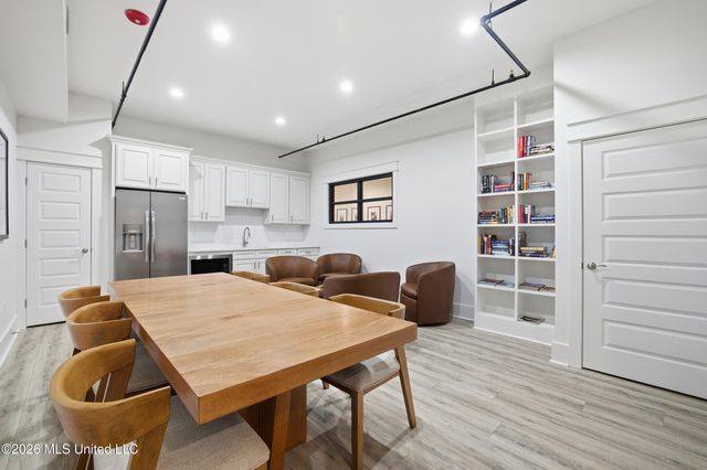 124 Court Street, 304, Bay Saint Louis, MS 39520