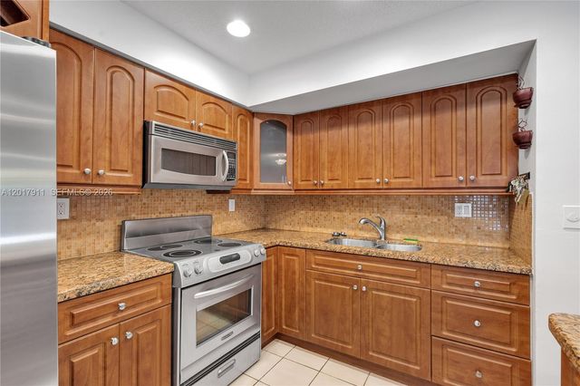 7811 SW 9th Ter, Miami, FL 33144