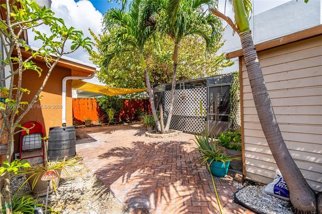 7811 SW 9th Ter, Miami, FL 33144