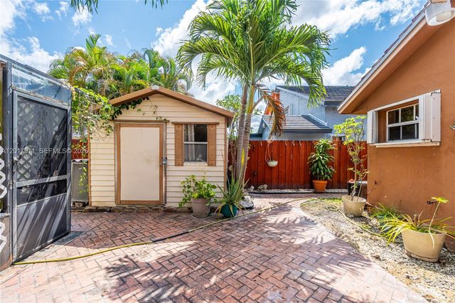 7811 SW 9th Ter, Miami, FL 33144