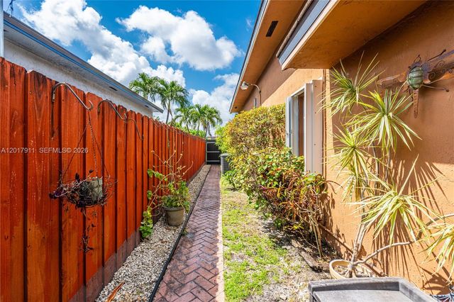 7811 SW 9th Ter, Miami, FL 33144