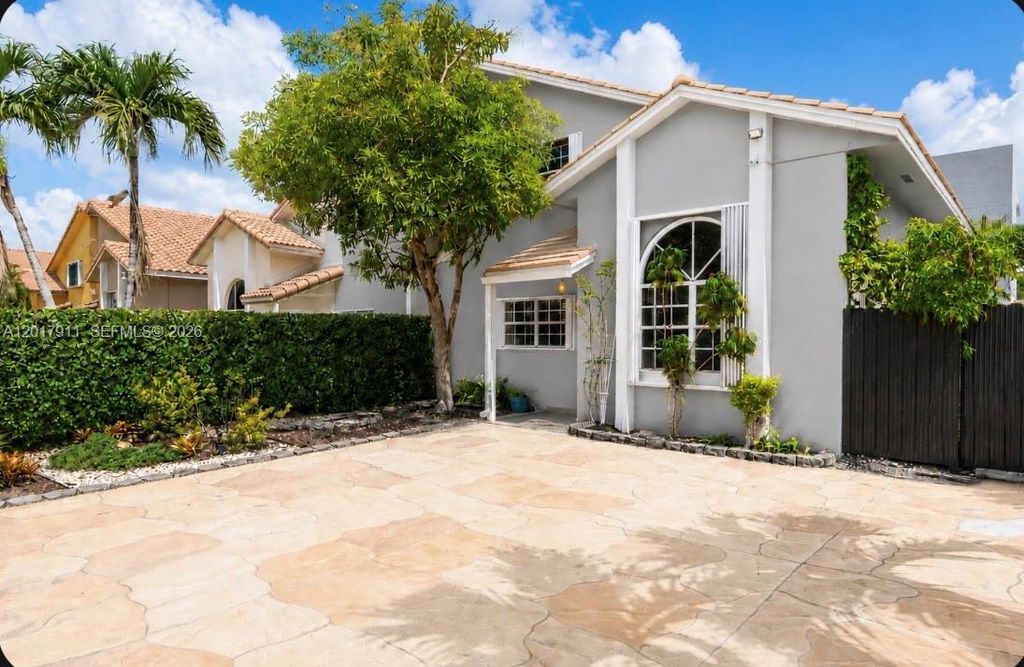 7811 SW 9th Ter, Miami, FL 33144