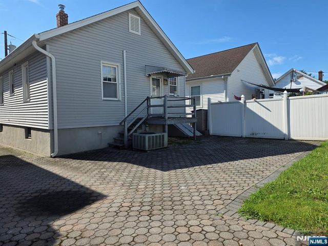 9 Hillside Place, North Arlington, NJ 07031