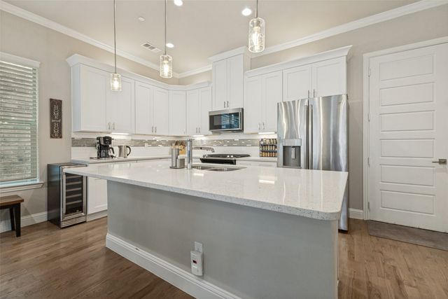 2921 Lindale Drive, Carrollton, TX 75010